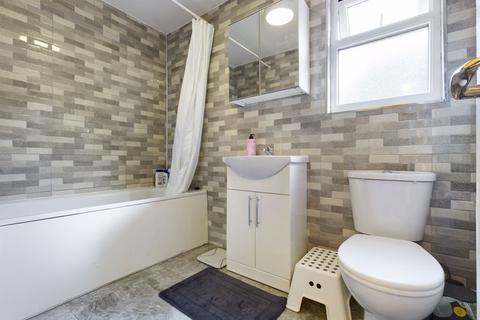 168 Foyle Drive, South Ockendon, RM15 5HH