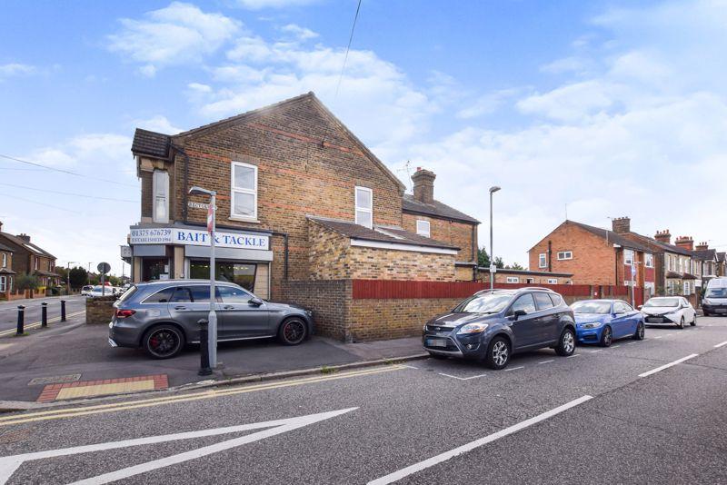 Wharf Road, StanfordLeHope 3 bed semidetached house £1,650 pcm (£