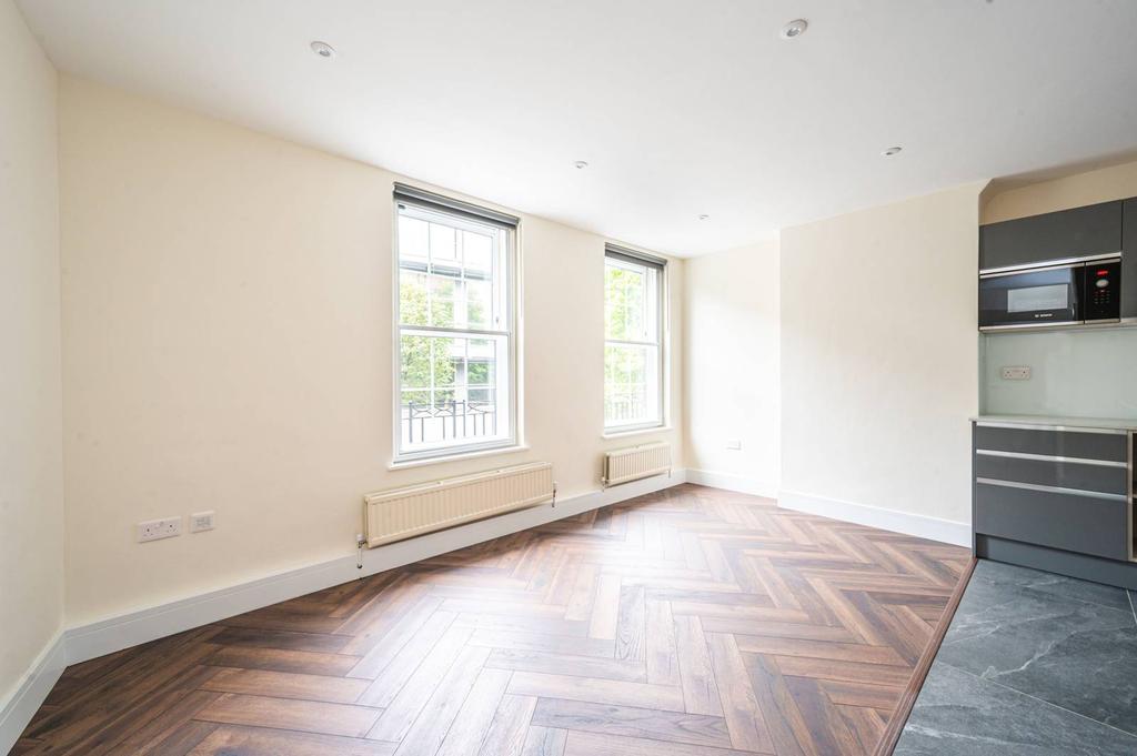 Hornsey Road, Islington, London, N7 2 bed flat £2,275 pcm (£525 pw)