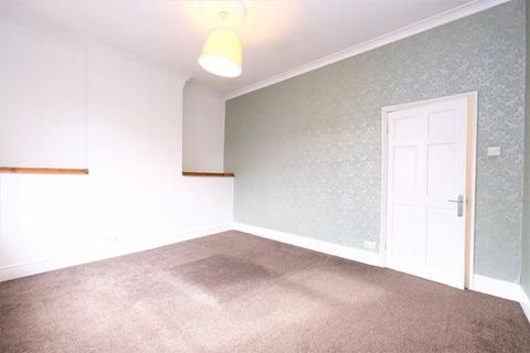 3 bedroom terraced house to rent, Liverpool Road, Eccles