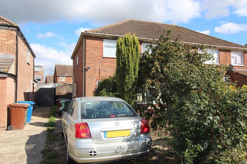 Lock Crescent KIDLINGTON 3 bed semidetached house for sale £325,000