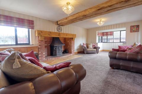 5 bedroom detached house for sale - Fox Court, Crowle