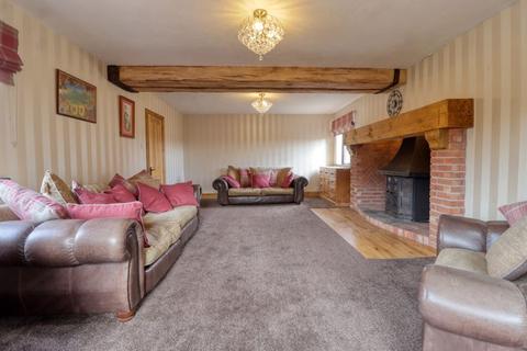 5 bedroom detached house for sale - Fox Court, Crowle