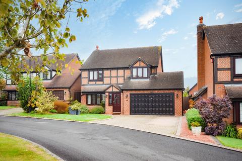 4 bedroom detached house for sale - Vale Close, Lichfield, WS13