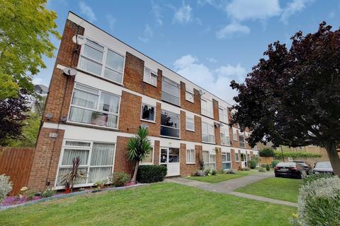 20 Silverdale Close, London, W7 3HR