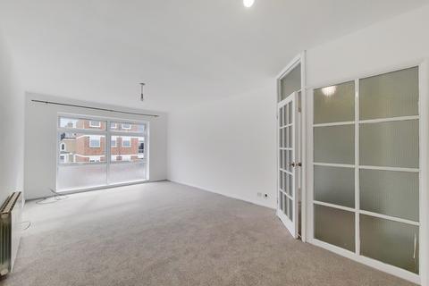 20 Silverdale Close, London, W7 3HR