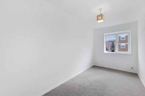 20 Silverdale Close, London, W7 3HR