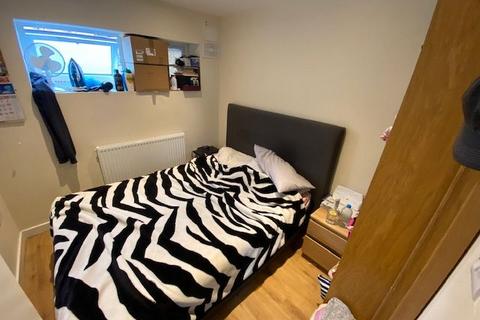 2 bedroom flat to rent, Vivian Avenue, London