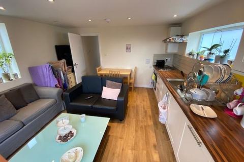 2 bedroom flat to rent, Vivian Avenue, London