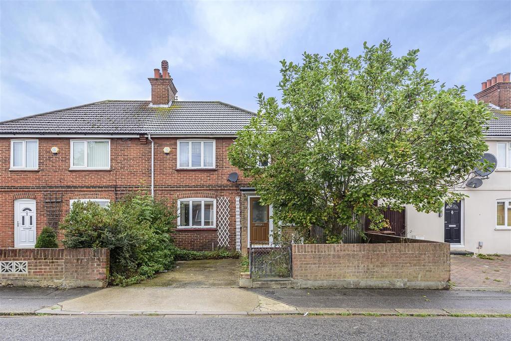 White Road, Chatham, ME4 5TJ 3 bed semidetached house £250,000