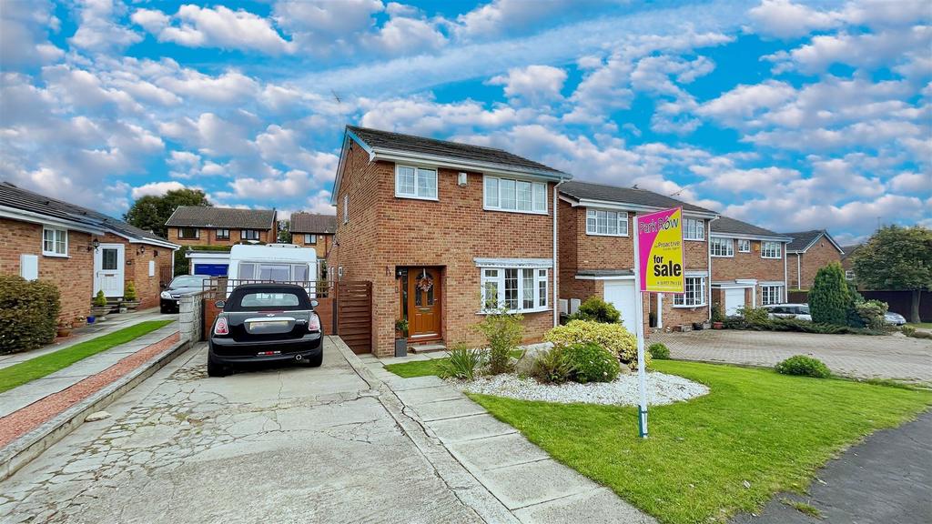Castlegate Drive, Pontefract 3 bed detached house £300,000