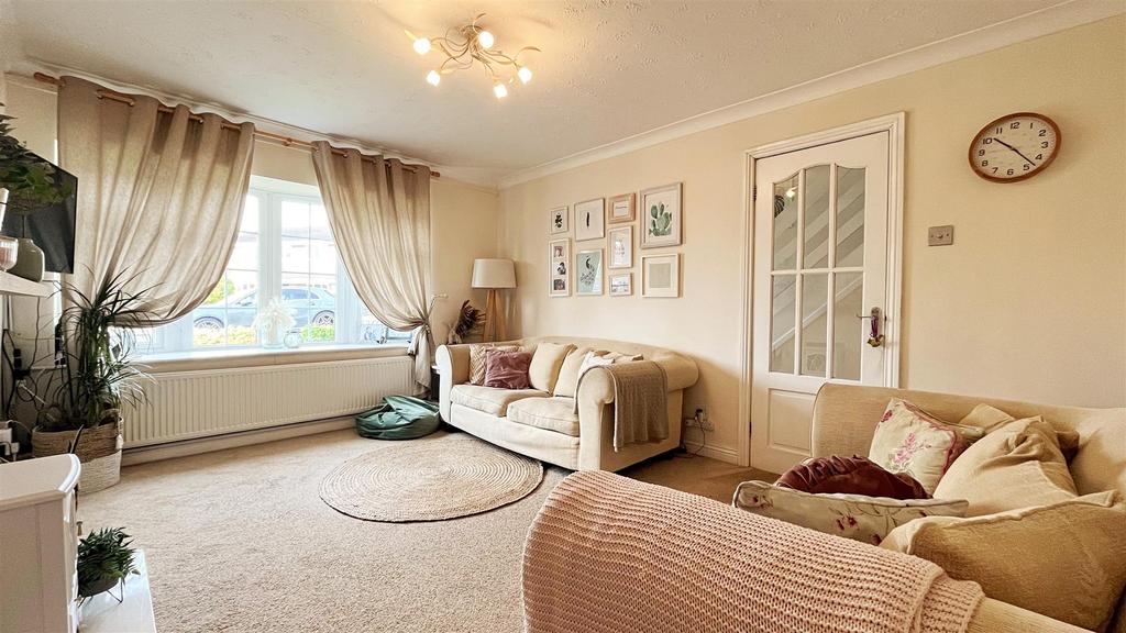 Castlegate Drive, Pontefract 3 bed detached house £300,000
