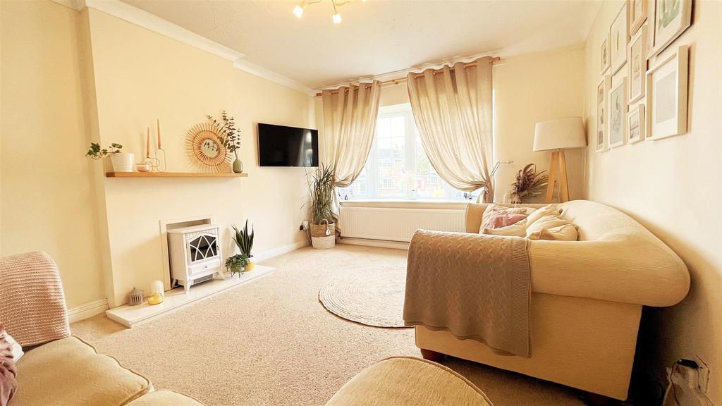 Castlegate Drive, Pontefract 3 bed detached house £300,000
