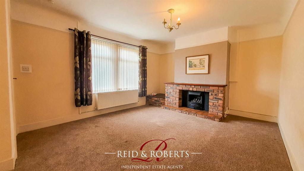 Strand Crescent, Holywell 3 bed semidetached house for sale £130,000