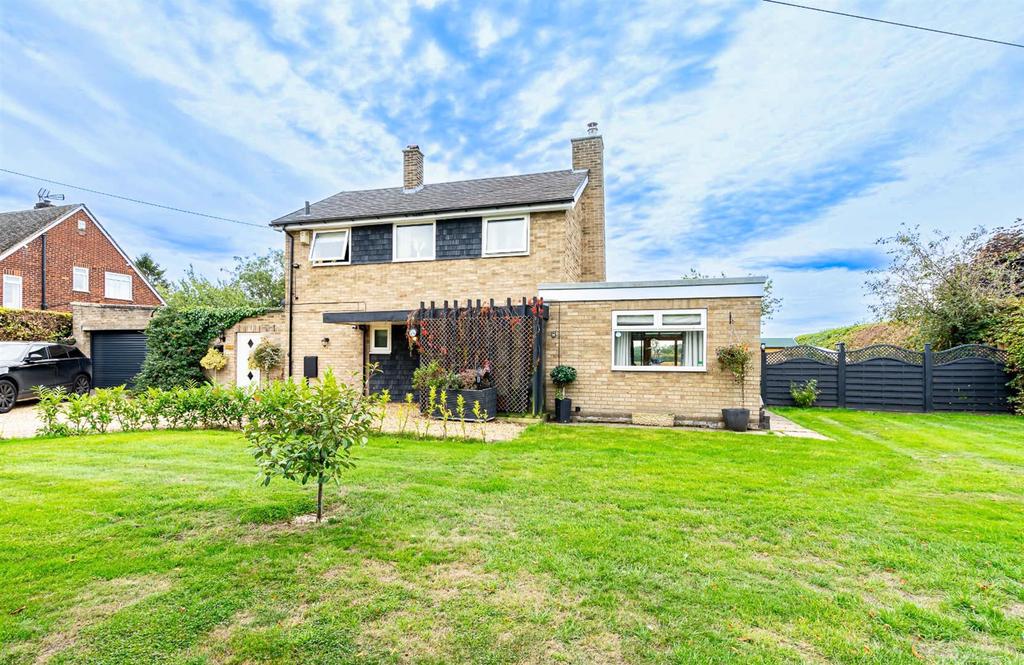 Highfield Road, Bubwith, Selby, YO8 6LY 4 bed detached house £1,500