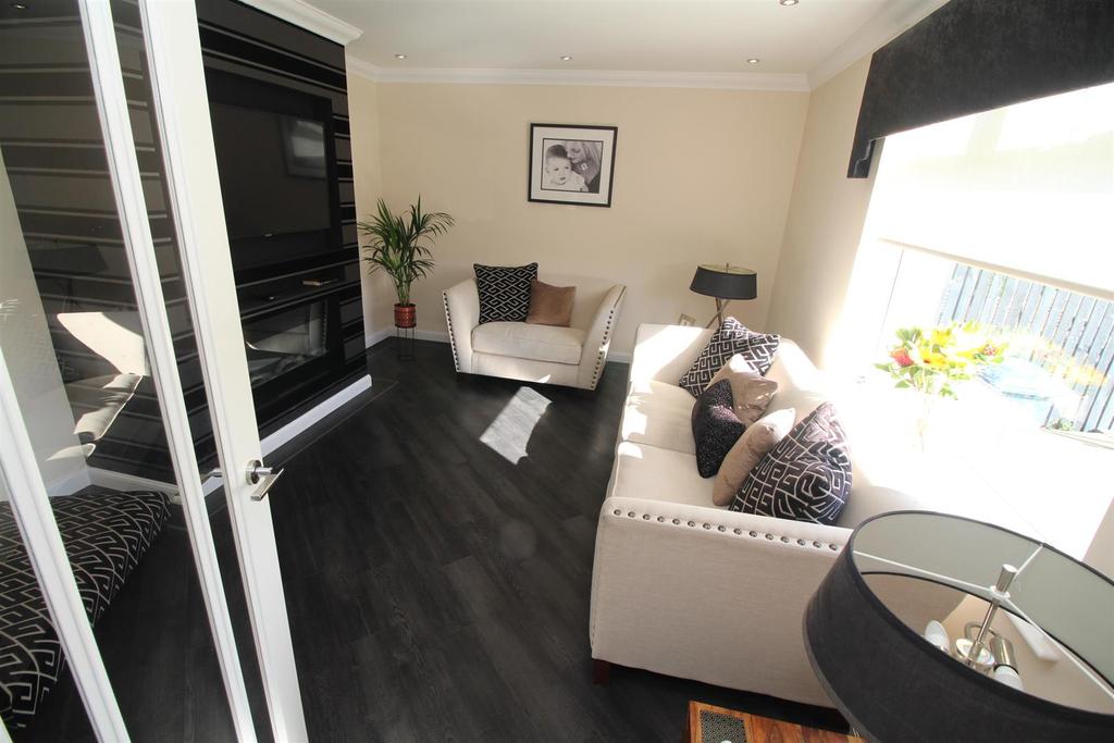 Kylemore Terrace, Greenock 3 bed terraced house £112,000