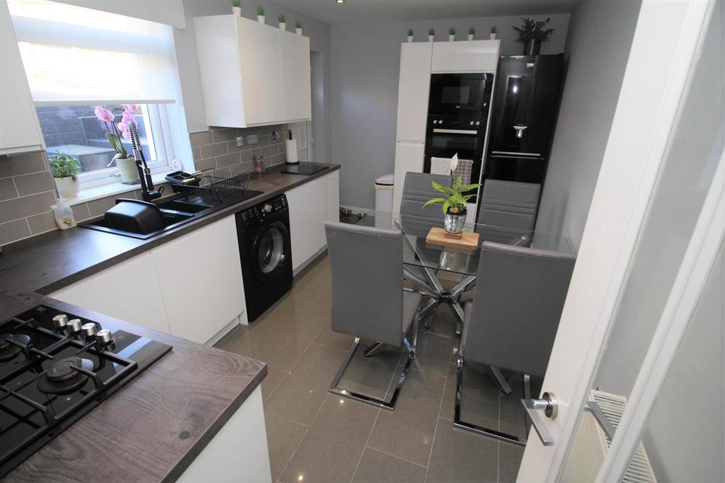 Kylemore Terrace, Greenock 3 bed terraced house £112,000