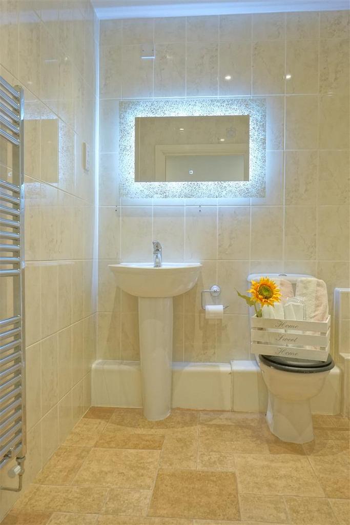 Bath 1.jpg