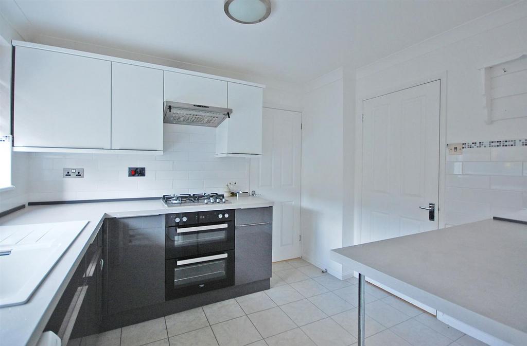 Kitchen c.jpg