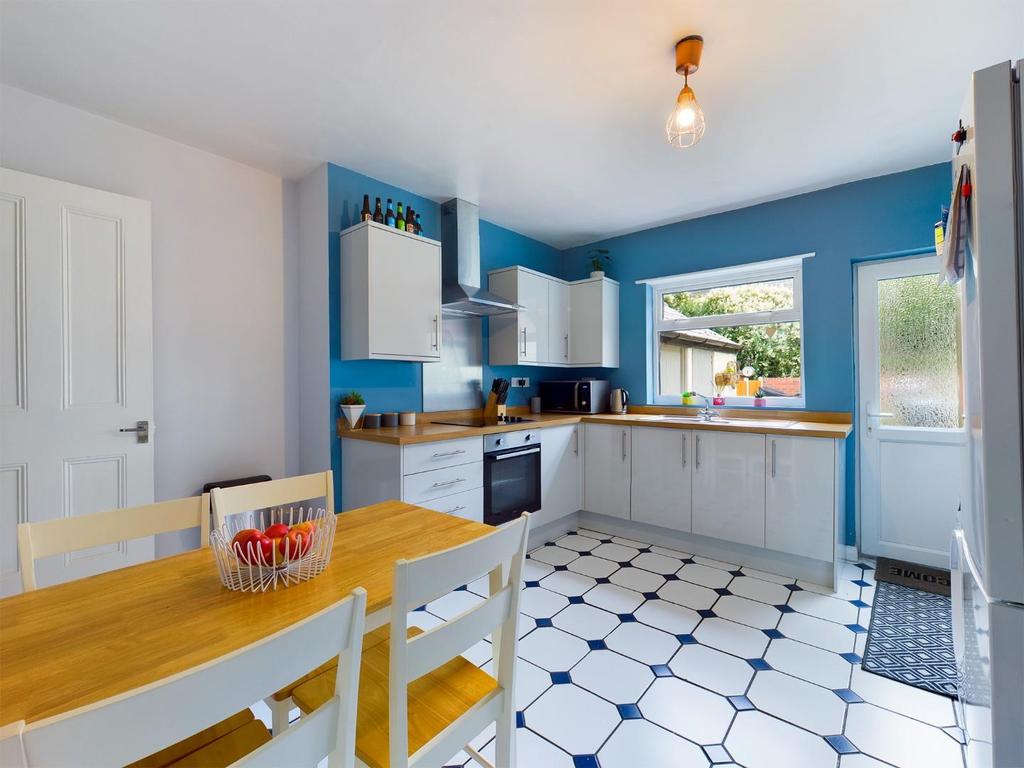 Walgrove Road, Walton, Chesterfield... 2 bed terraced house £155,000