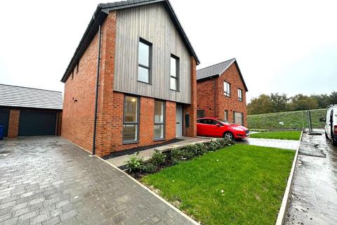 3 bedroom detached house to rent, Hazel Green, Blackburn