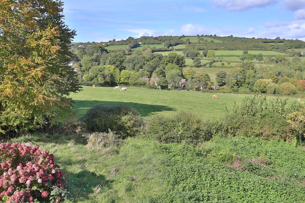 Chardleigh Green, Wadeford, Chard 3 bed detached bungalow for sale £