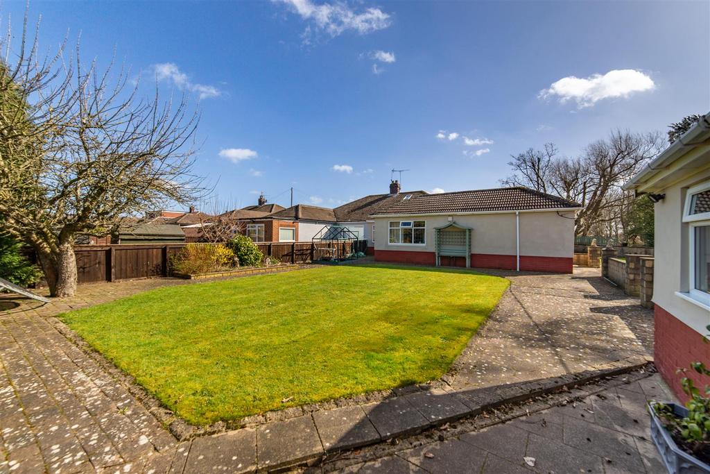 Milford Gardens, Brunton Park... 3 bed semidetached bungalow £425,000