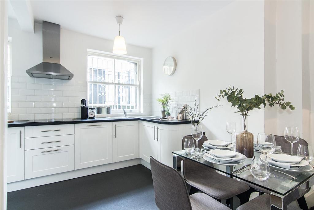 Grove Mansions Clapham Common Northside Clapham London 3 bed flat £