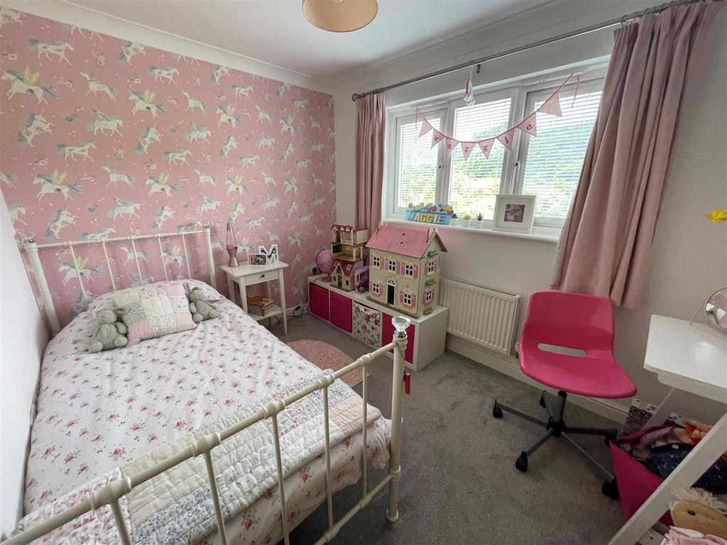 Bedroom 3: