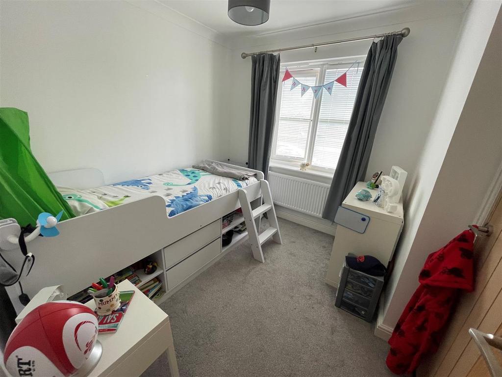 Bedroom 4:
