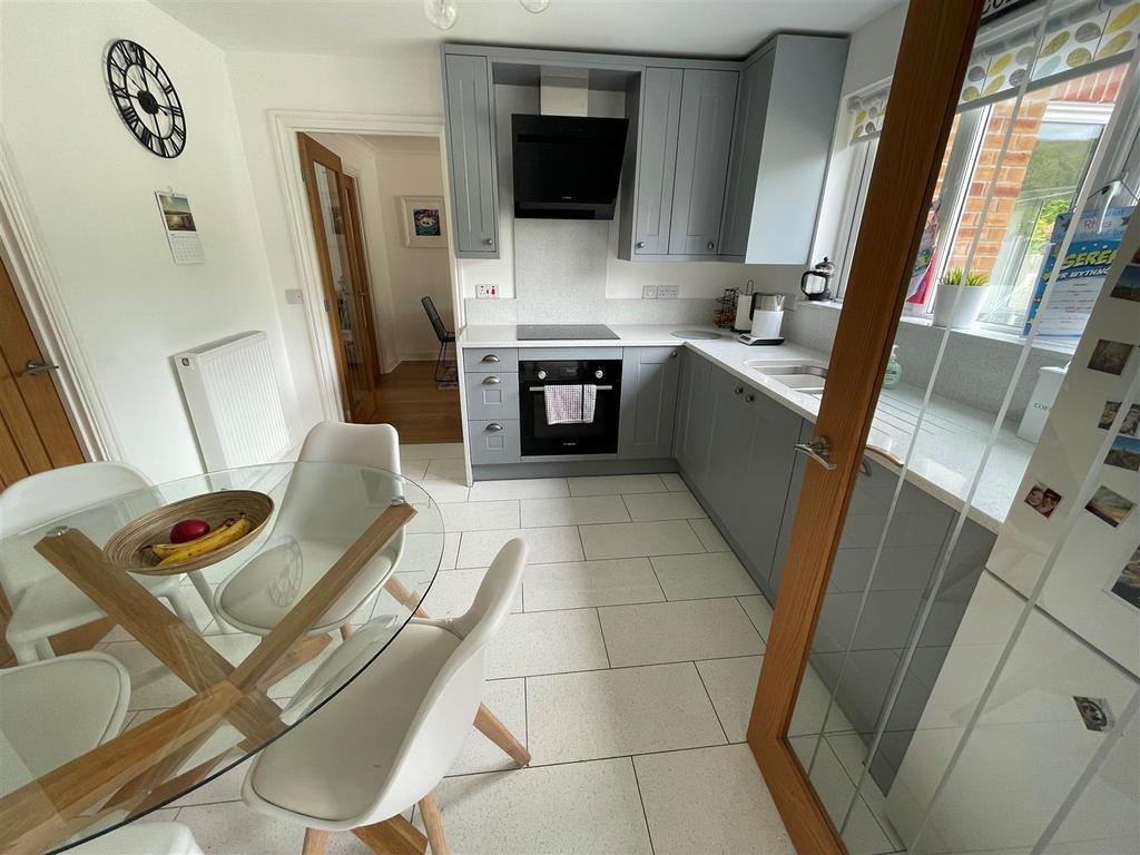 Kitchen: