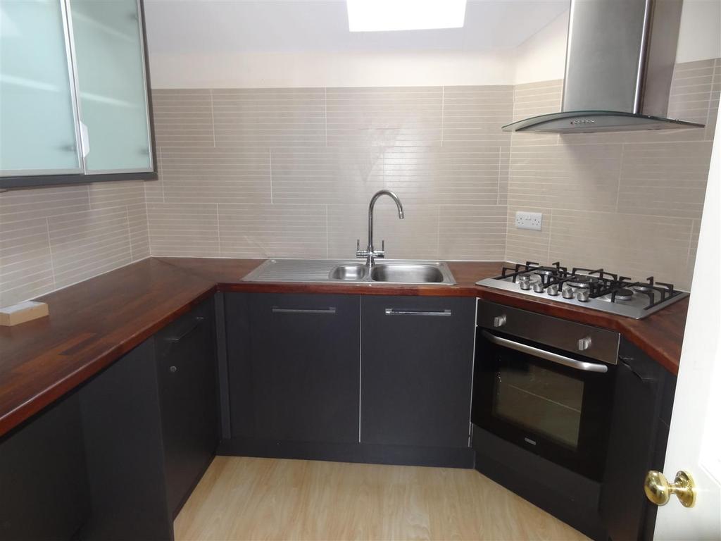 Eyton Lane, Baschurch, Shrewsbury 2 bed apartment £625 pcm (£144 pw)