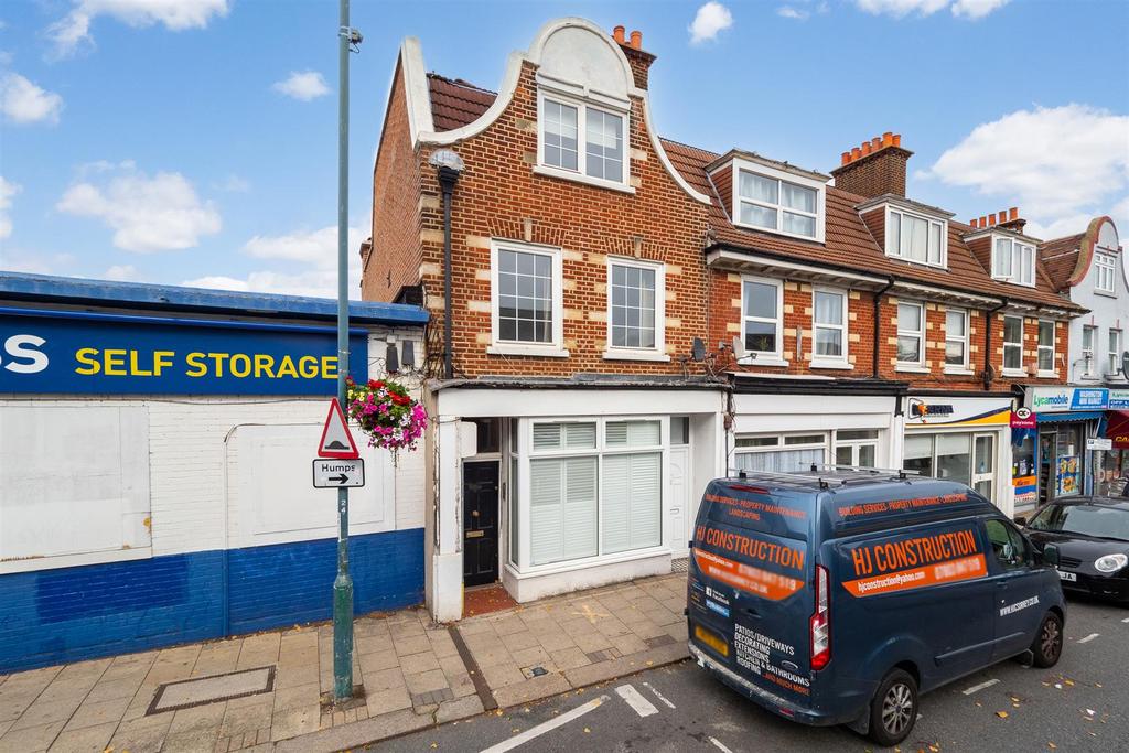 Westmead Road, Sutton 3 bed £325,000