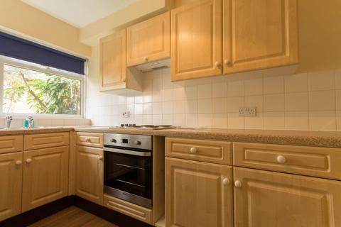 3 bedroom terraced house to rent, Atherton Close, Cambridge
