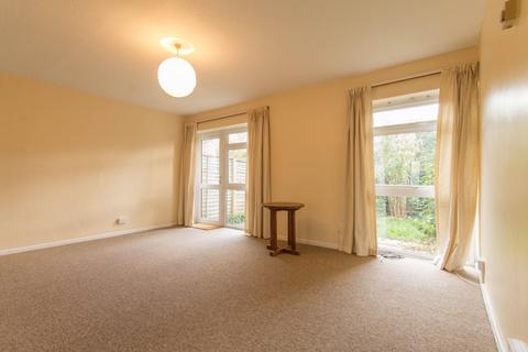 3 bedroom terraced house to rent, Atherton Close, Cambridge
