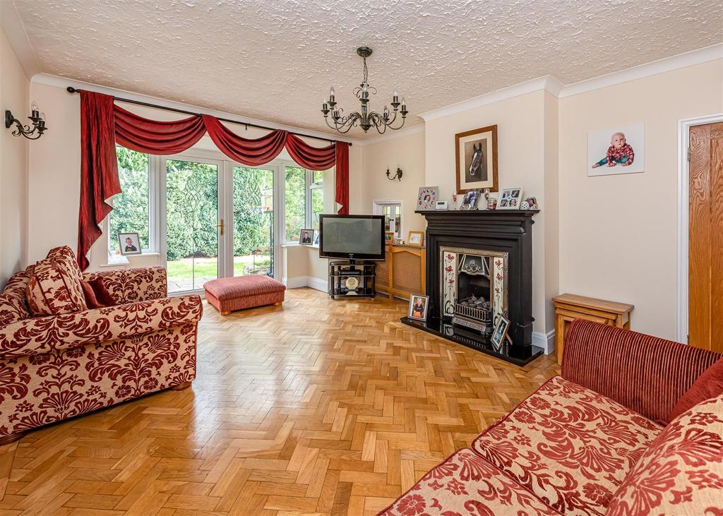 1 Sabrina Road, Wightwick, Wolverhampton 6 bed detached bungalow £795,000