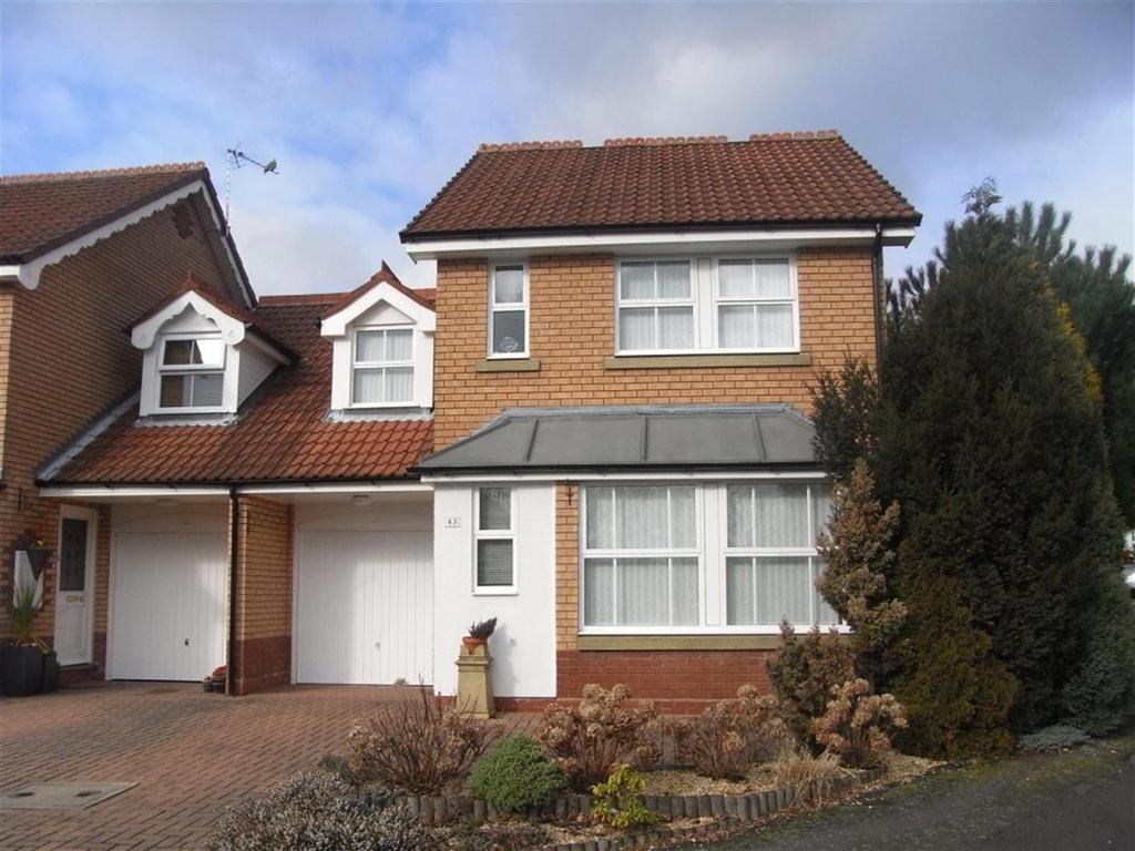 Austcliff Drive, Solihull, West Midlands 3 bed detached house £1,350