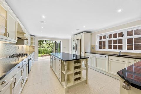 Oakview The Leigh, Kingston Upon Thames, KT2 7DS