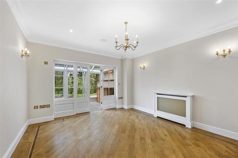 Oakview The Leigh, Kingston Upon Thames, KT2 7DS