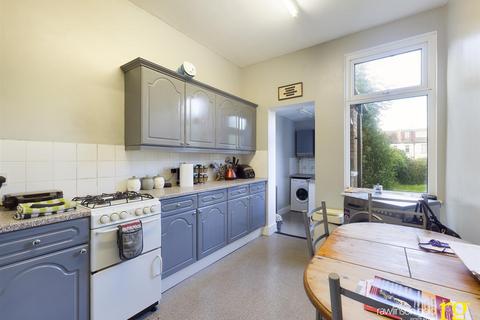64 Hide Road, Harrow, HA1 4SE