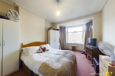 64 Hide Road, Harrow, HA1 4SE