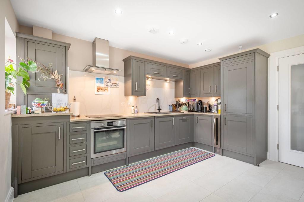 Kitchen 1.jpeg