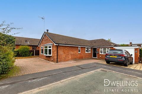 3 Pine Walk, Uttoxeter, ST14 7NL