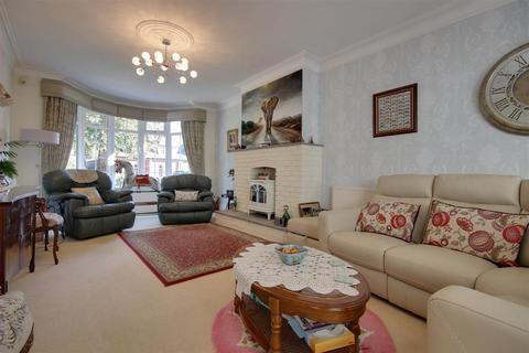 3 bedroom detached house for sale - Church Road, North Ferriby