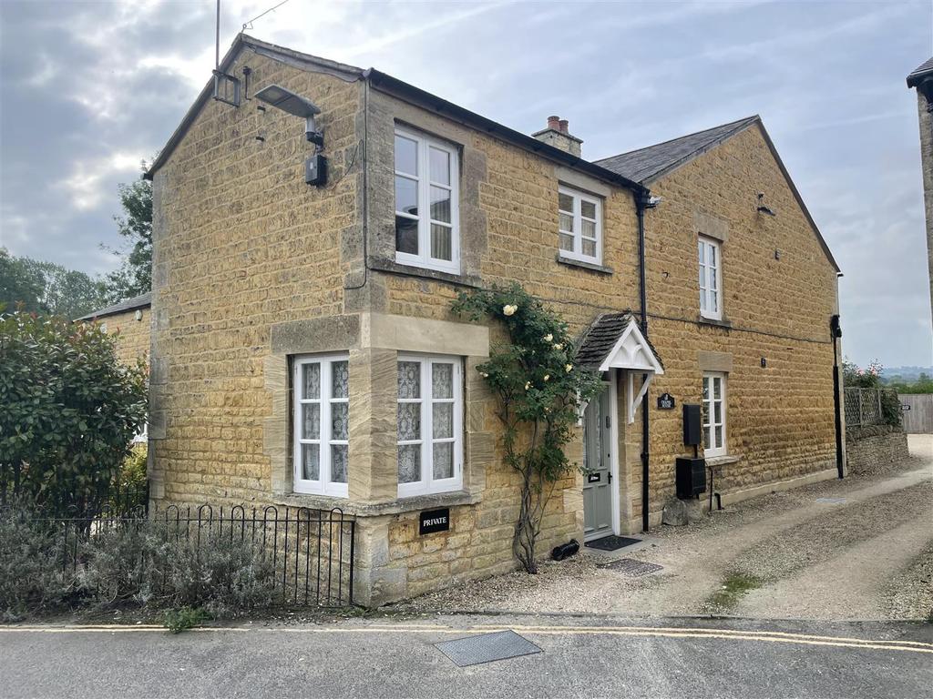 Clapton Row Bourton On The Water Cheltenham 3 bed end of terrace