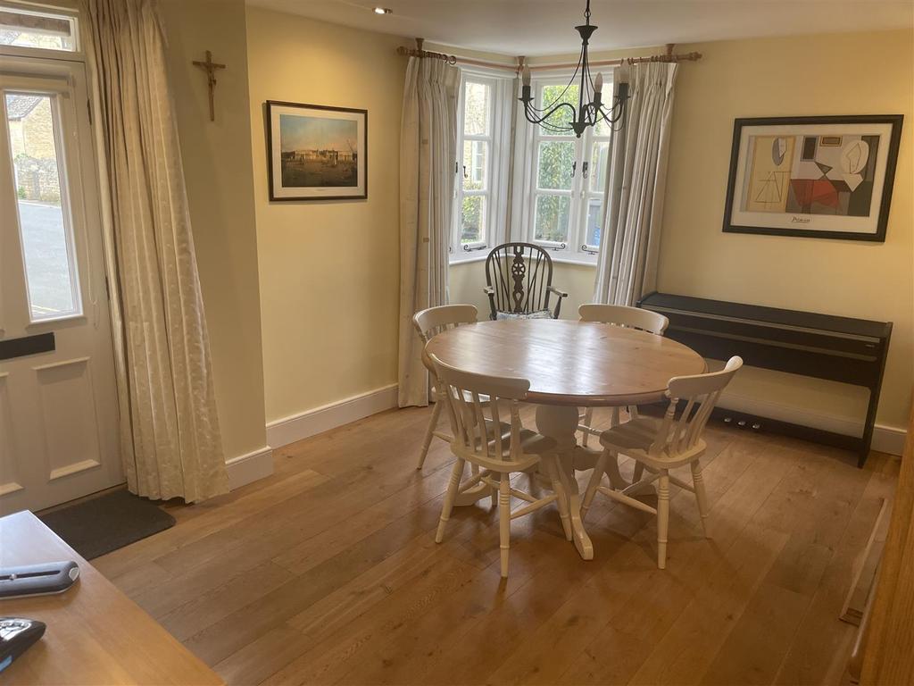 Clapton Row, BourtonOnTheWater... 3 bed end of terrace house £495,000