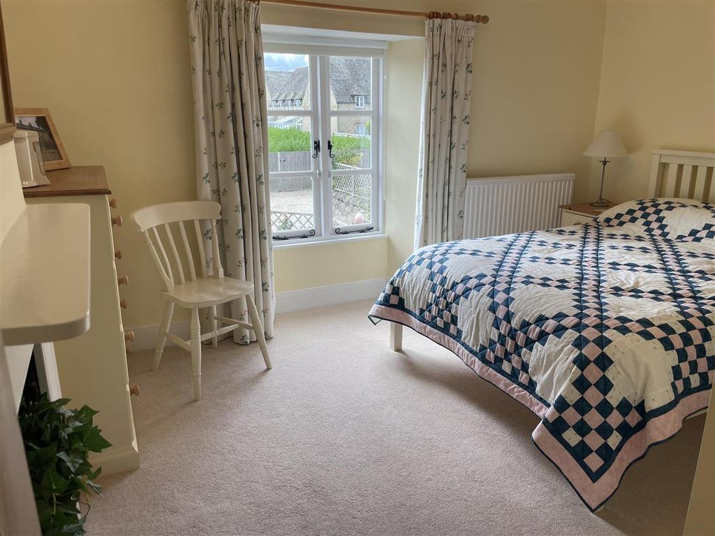 Bedroom 1.JPG