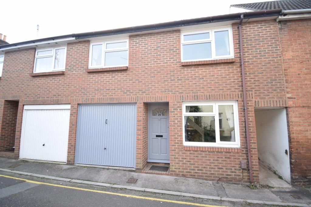 Denmark Road, Poole 3 bed house £1,200 pcm (£277 pw)