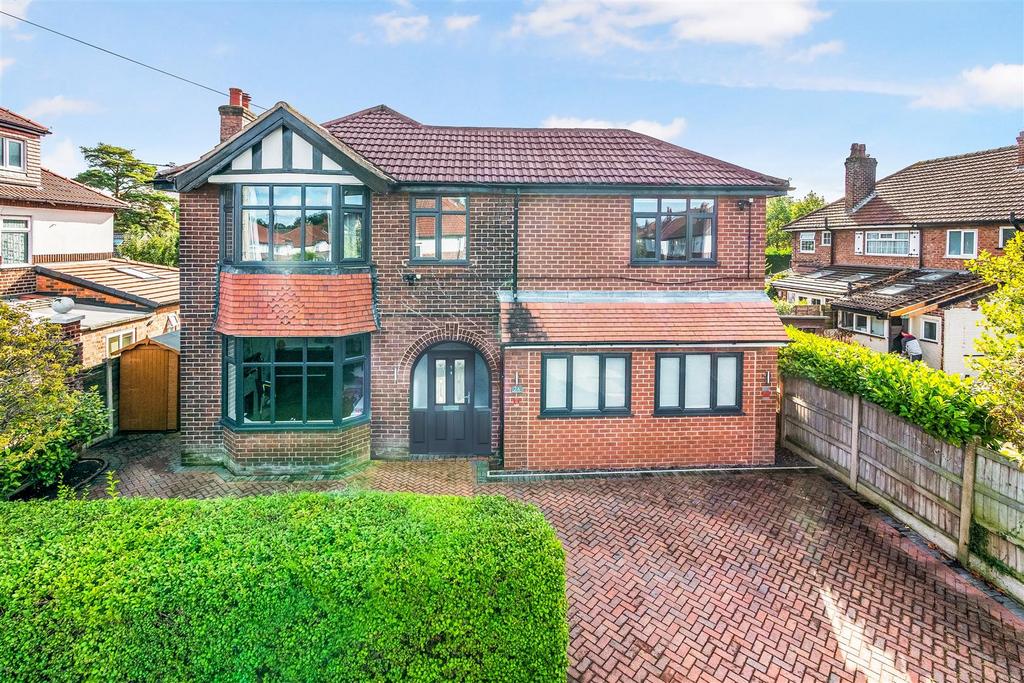 Banbury Drive, Timperley, Altrincham 4 bed detached house £850,000