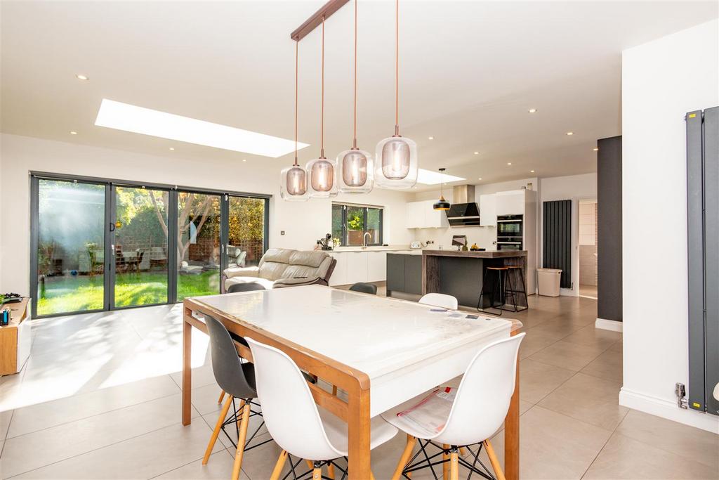 Banbury Drive, Timperley, Altrincham 4 bed detached house £850,000